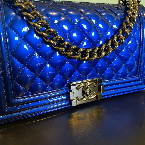RARE! STUNNING CHANEL METALLIC COBALT BLUE BOY BAG - Picture 3 of 11